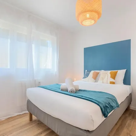 شقة 1 Bedroom Near Tram, Chr + Parking